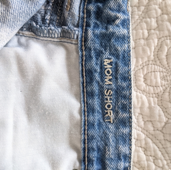 AE Mom button-up Jean Shorts (US-4) - Picture 4 of 10